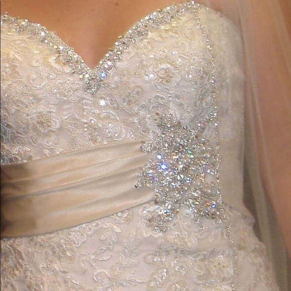 Wedding gown mermaid cut ivory size 10 with hoop